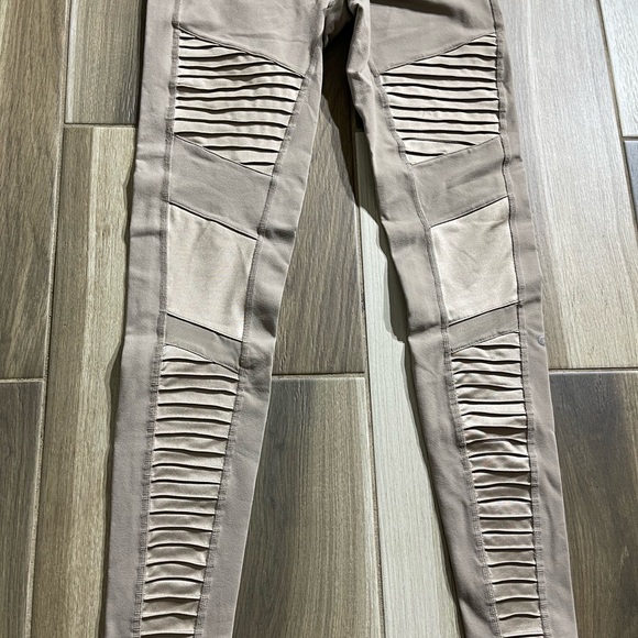 ALO Yoga Taupe Ribbed Leggings - Picture 8 of 8